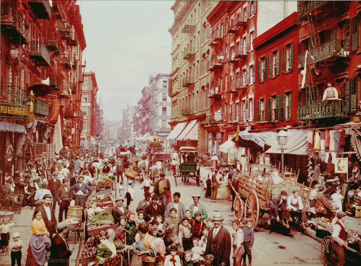 #1 Mulberry Street, 1900