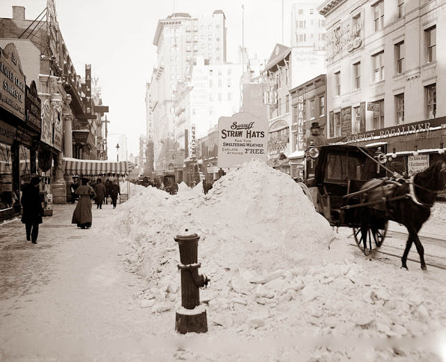 #35 Snowy New York 1900’s