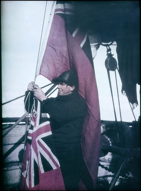 #59 Alfred Cheetam signalling the Shackleton expedition, 1915
