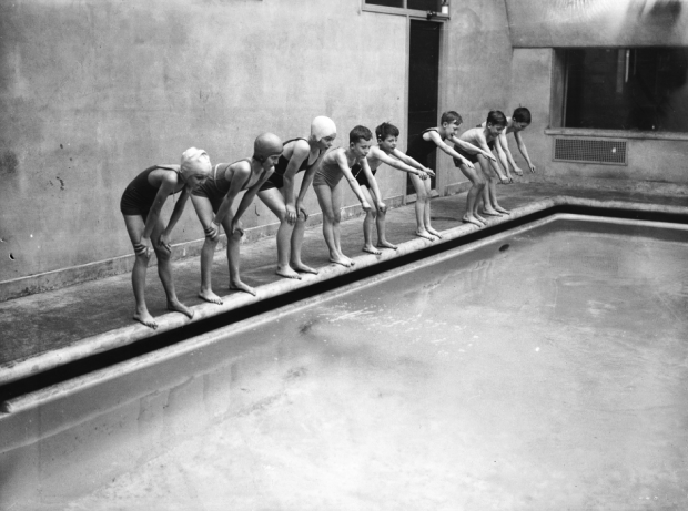 #37 embers of the Pioneer Health Centre in Peckham, south London, learn how to swim on November 19, 1935