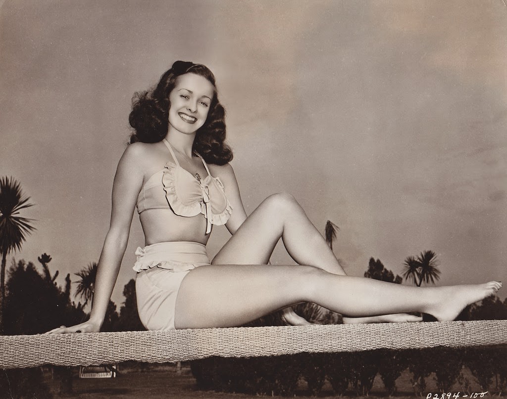 #53 Noel Neill, 1944