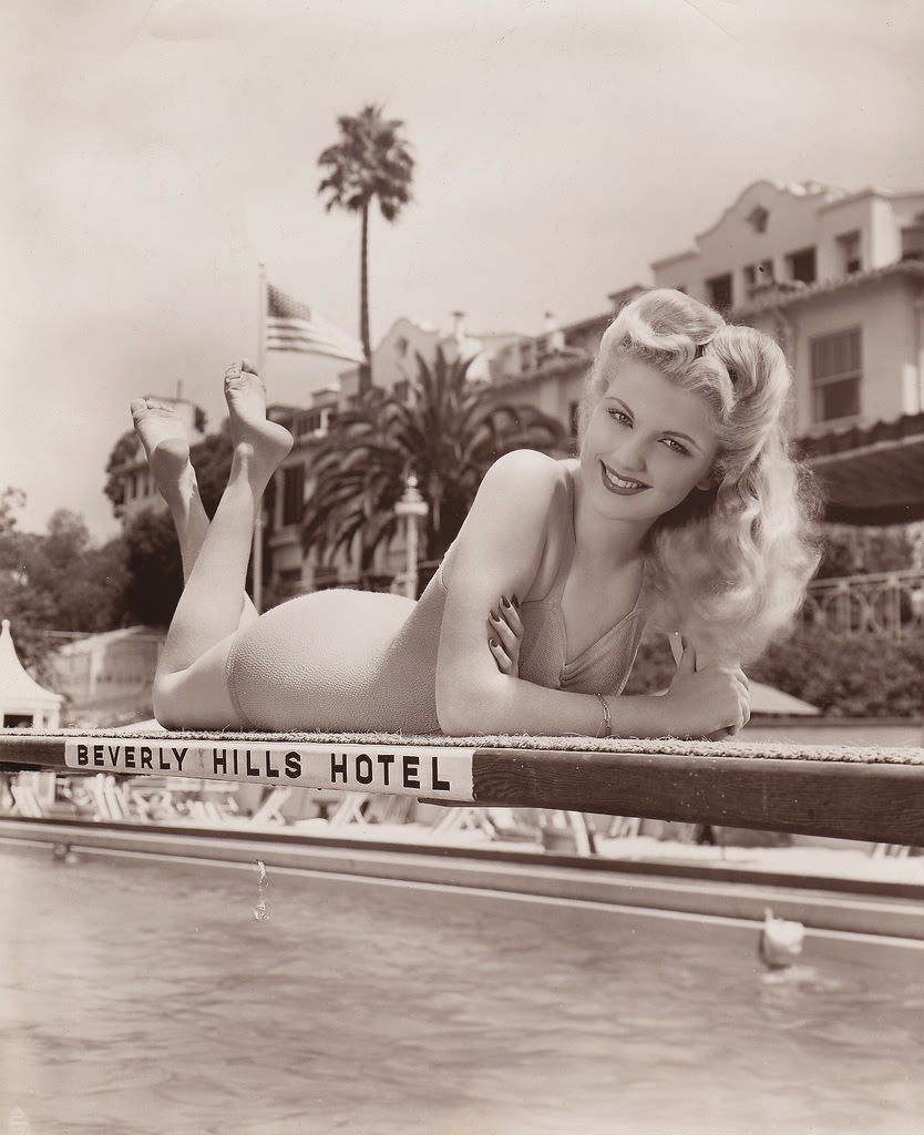 #36 Dolores Moran, 1943