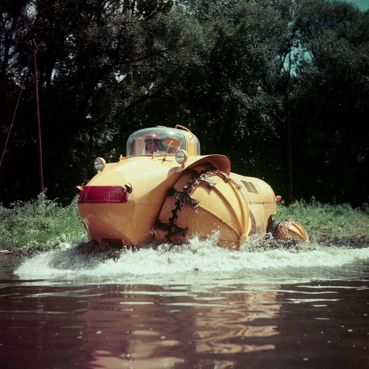 The Rhino 1954, An all-terrain, unflippable beast