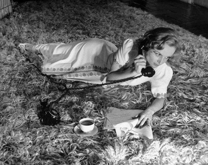 #52 Carole Lombard on the telephone, 1938