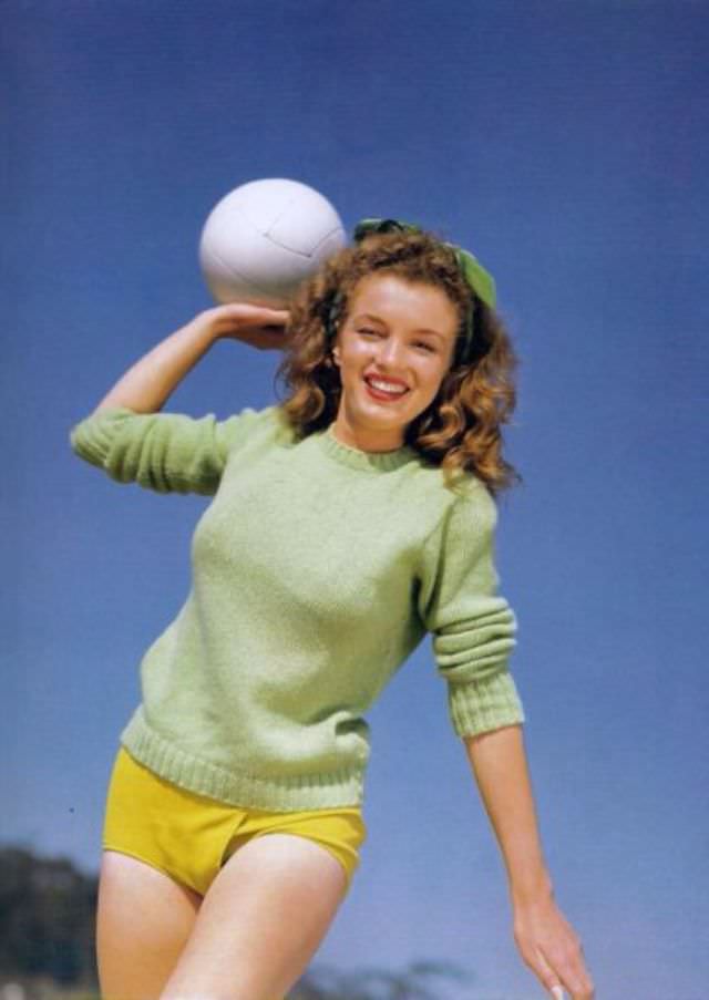 #12 Marilyn Monroe playing on the beach