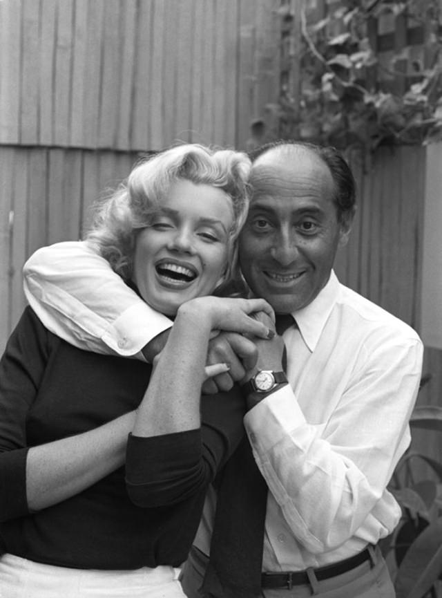 #13 Marilyn Monroe at Home in 1953 with Alfred Eisenstaedt
