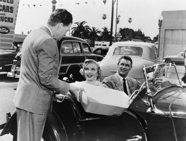 #36 Marilyn and Cary Grant in Monkey Business