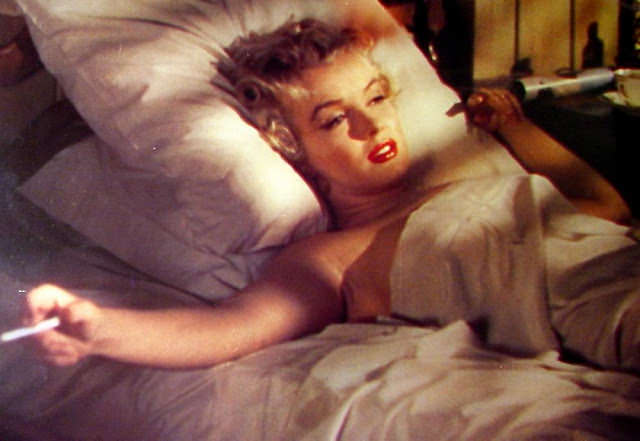 #5 Marilyn Monroe Relaxing & Smoking