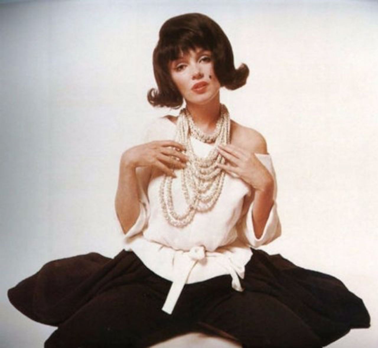 #82 Marilyn Monroe as Jackie Kennnedy shot for Vogue magazine , 1962