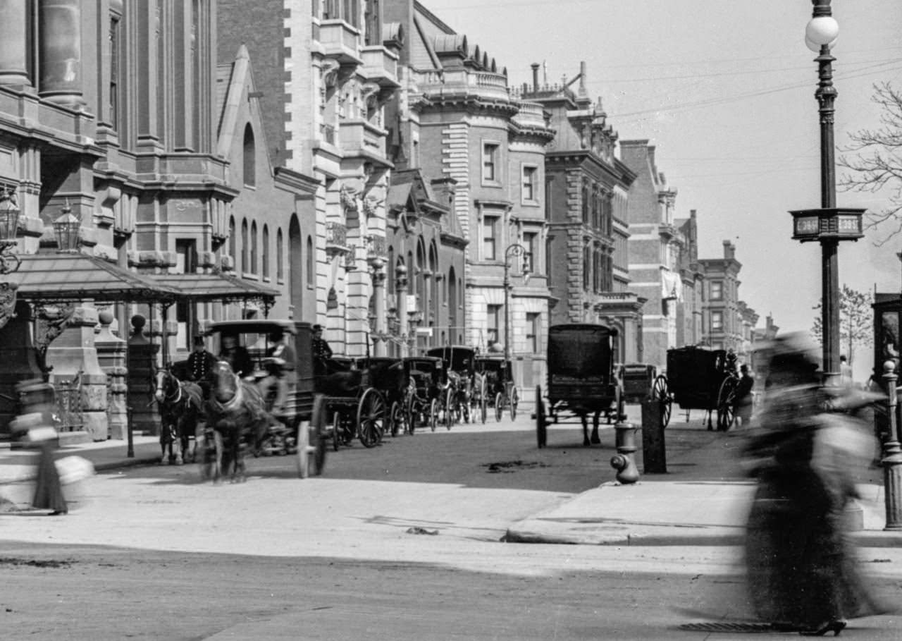#48 Looking East down 39th Street from 5th Avenue, 1900