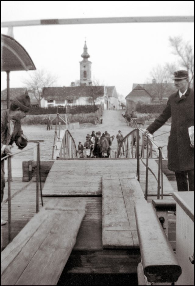 #16 River Danube. Get on board, 1903