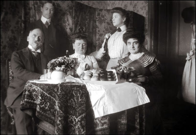 #20 Bucharest. Visit in Bucharest (The name of the family in Bucharest was probable Manke), 1903