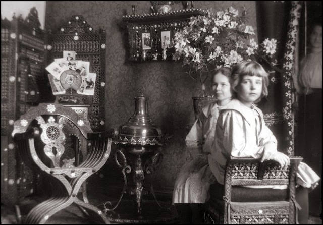 #48 Decorated corner, Turkey, 1903