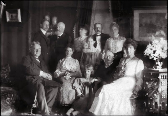#49 Family portrait, Turkey, 1903