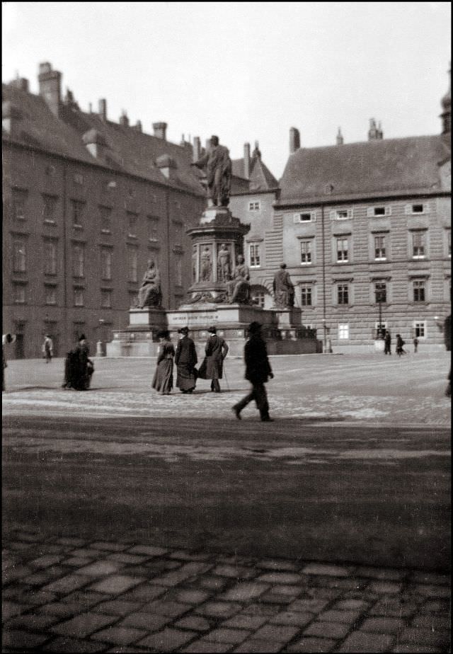 #5 Vienna. Hofburg, 1903
