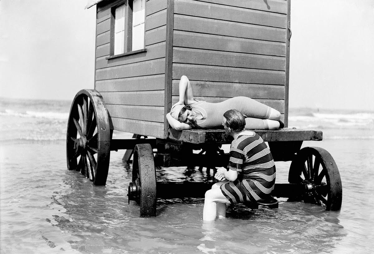 Going Swimming On Wheels: 50+ Historic Photos Of Bathing Machines From Victorian Era Inventions