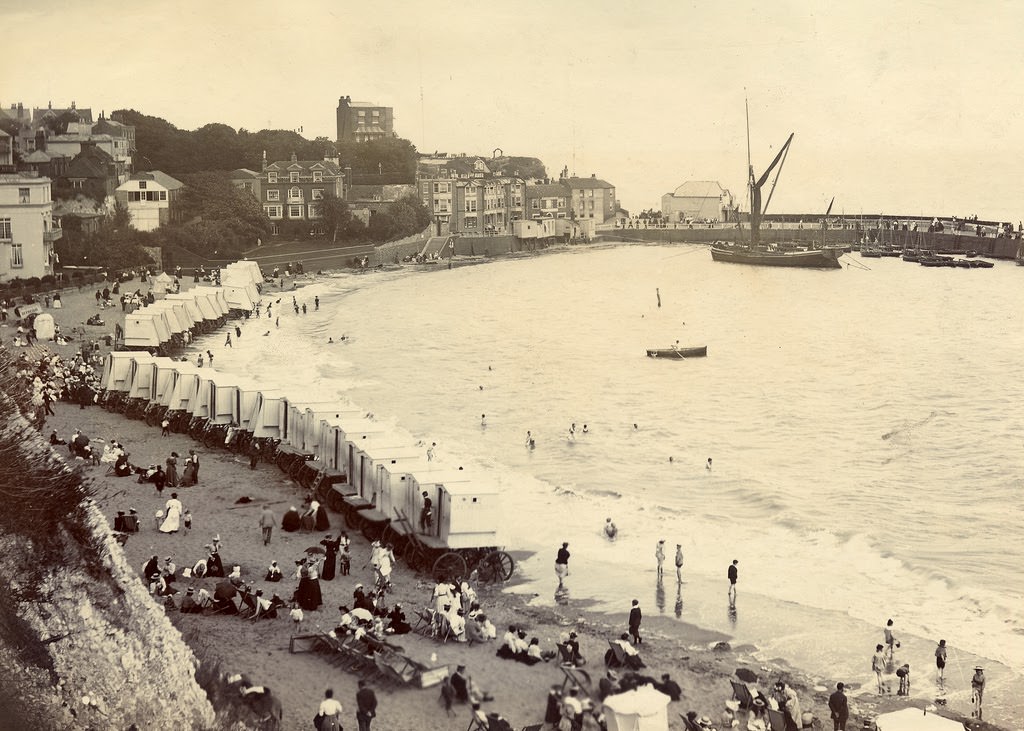 Going Swimming On Wheels: 50+ Historic Photos Of Bathing Machines From Victorian Era Inventions