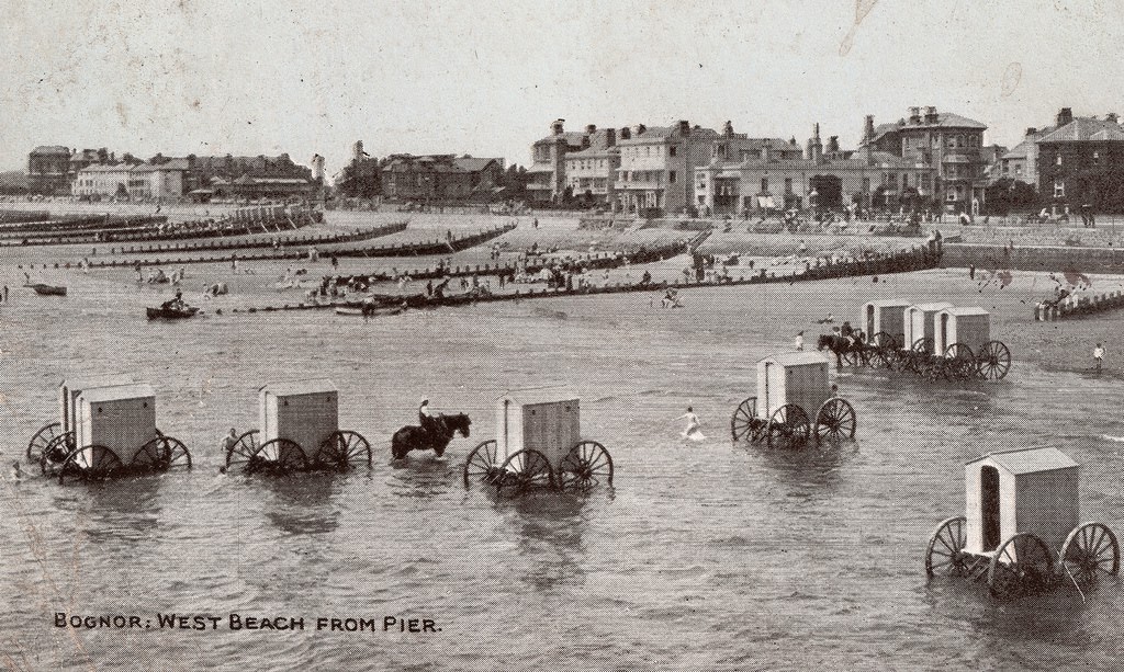 Going Swimming On Wheels: 50+ Historic Photos Of Bathing Machines From Victorian Era Inventions