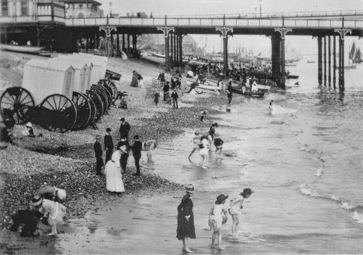 Going Swimming On Wheels: 50+ Historic Photos Of Bathing Machines From Victorian Era Inventions