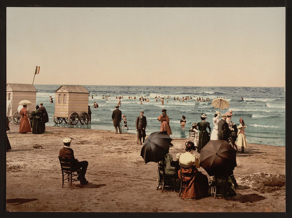 Going Swimming On Wheels: 50+ Historic Photos Of Bathing Machines From Victorian Era Inventions