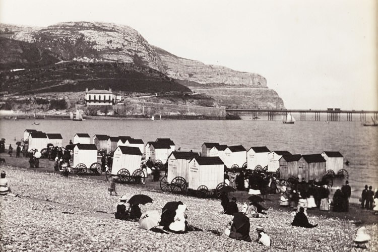 Going Swimming On Wheels: 50+ Historic Photos Of Bathing Machines From Victorian Era Inventions