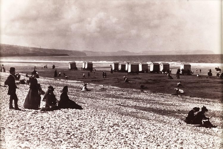 Going Swimming On Wheels: 50+ Historic Photos Of Bathing Machines From Victorian Era Inventions