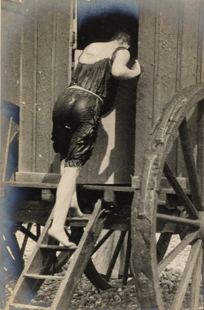 Going Swimming On Wheels: 50+ Historic Photos Of Bathing Machines From Victorian Era Inventions