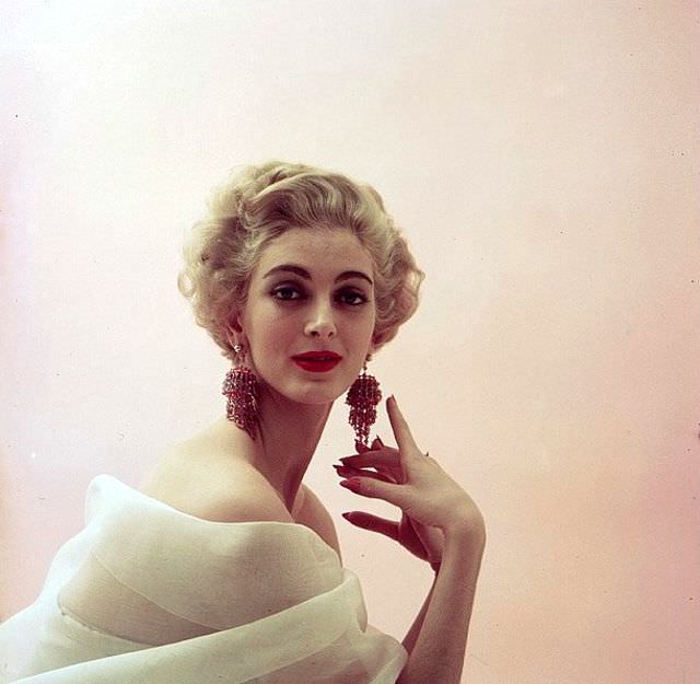 #30 Carmen Dell’ Orefice, 1954.
