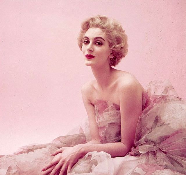 #33 Carmen Dell’ Orefice, 1954.