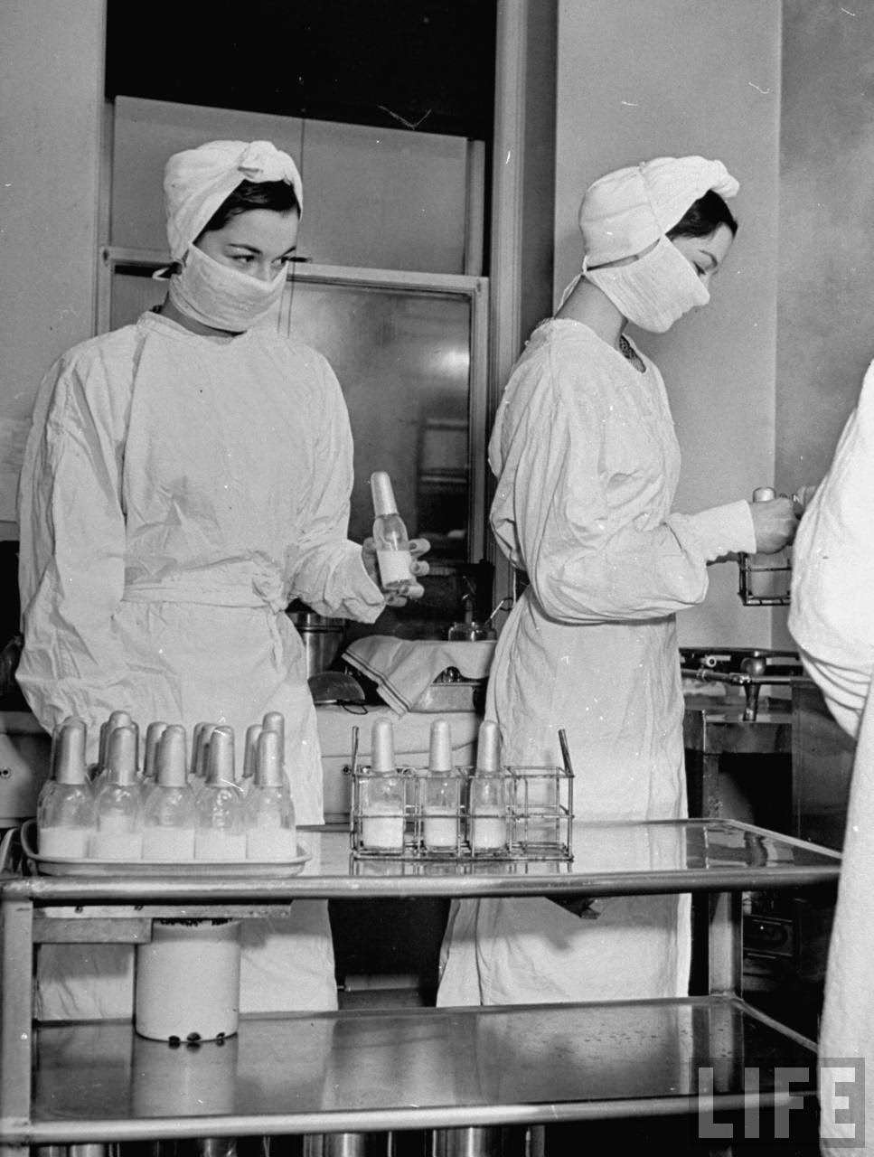 #16 The O’Connor twins Gloria and Consuelo, helping out at hospital, 1947