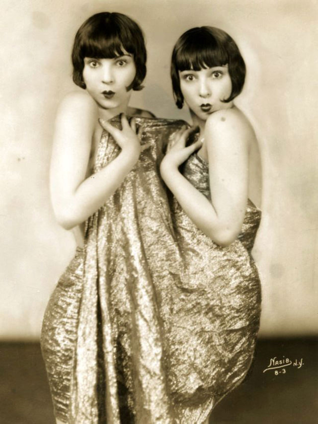 #19 Fabulous portriat of Flapper twins, 1920s