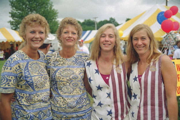 #38 Twins from Ohio festival called Twins Day, 1990s