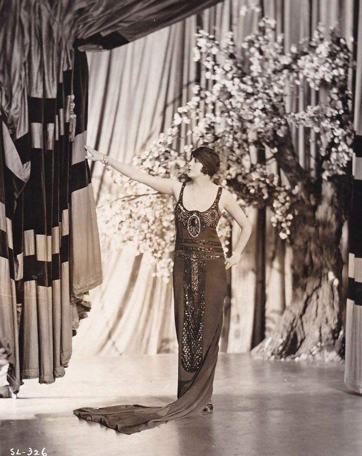 #36 Barbara La Marr in “Sandra”, 1924