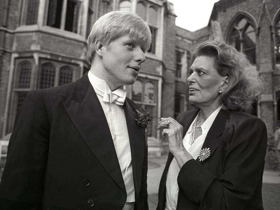 #29 British Foreign Minister Boris Johnson, speaks with Melina Mercouri, 1986
