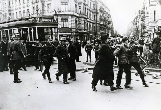 “Blutmai” in Berlin, 1929. Arrest after a street fight.