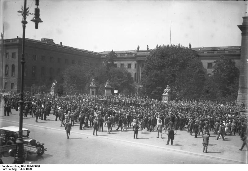 1920s Berlin: 50+ Historical Photos Showing Everyday Life In Berlin After World War I WWI