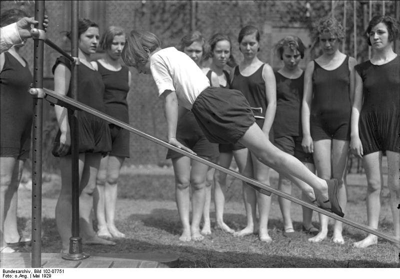 1920s Berlin: 50+ Historical Photos Showing Everyday Life In Berlin After World War I WWI