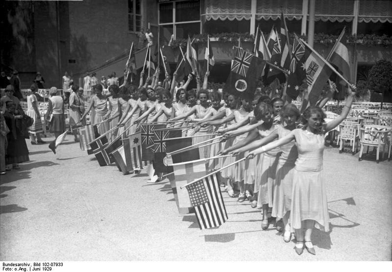 1920s Berlin: 50+ Historical Photos Showing Everyday Life In Berlin After World War I WWI