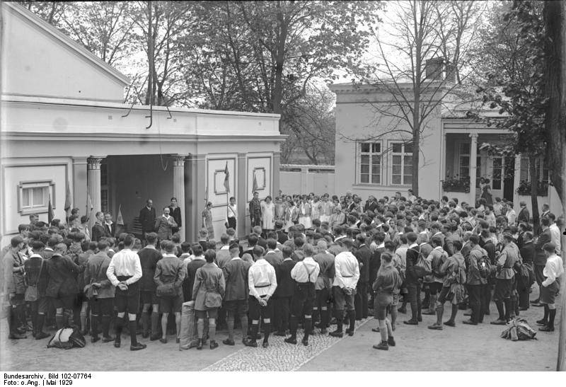 1920s Berlin: 50+ Historical Photos Showing Everyday Life In Berlin After World War I WWI