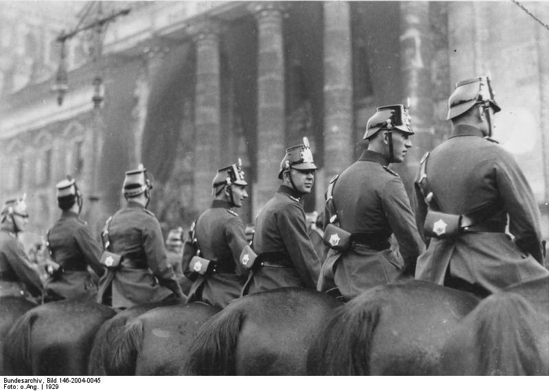 1920s Berlin: 50+ Historical Photos Showing Everyday Life In Berlin After World War I WWI