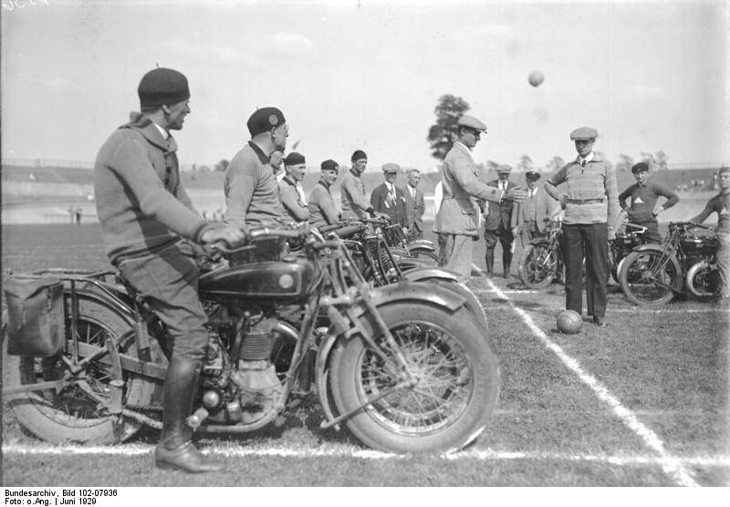 1920s Berlin: 50+ Historical Photos Showing Everyday Life In Berlin After World War I WWI