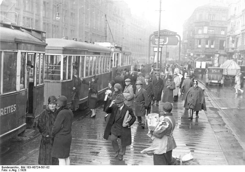 1920s Berlin: 50+ Historical Photos Showing Everyday Life In Berlin After World War I WWI