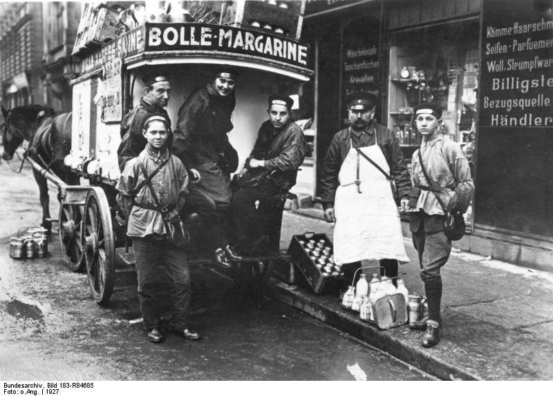 1920s Berlin: 50+ Historical Photos Showing Everyday Life In Berlin After World War I WWI