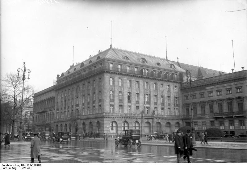 1920s Berlin: 50+ Historical Photos Showing Everyday Life In Berlin After World War I WWI