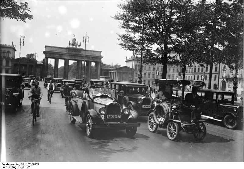 1920s Berlin: 50+ Historical Photos Showing Everyday Life In Berlin After World War I WWI