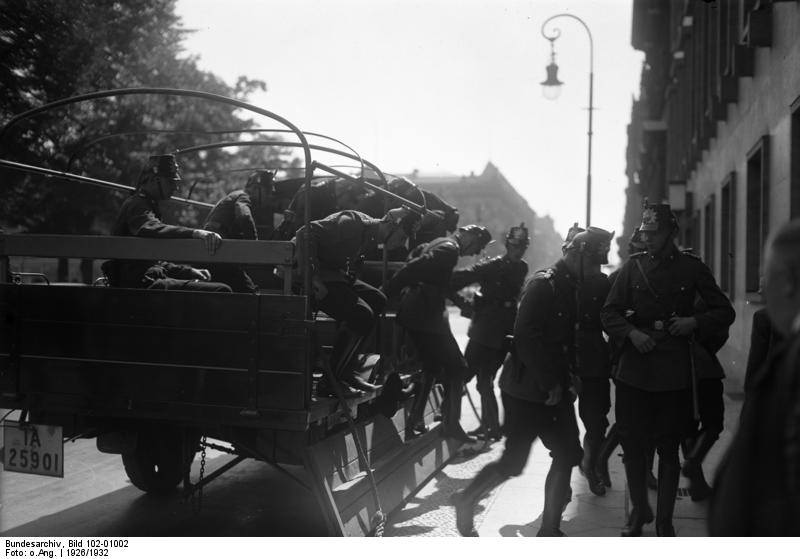 1920s Berlin: 50+ Historical Photos Showing Everyday Life In Berlin After World War I WWI