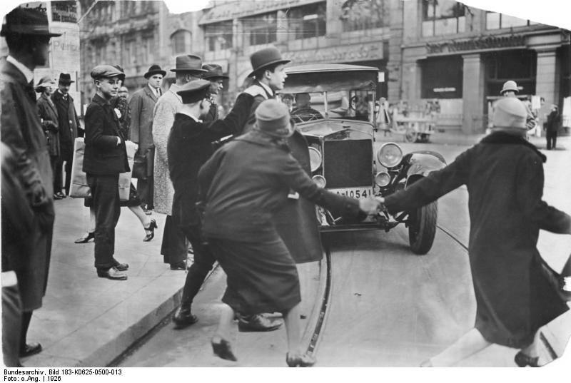 1920s Berlin: 50+ Historical Photos Showing Everyday Life In Berlin After World War I WWI