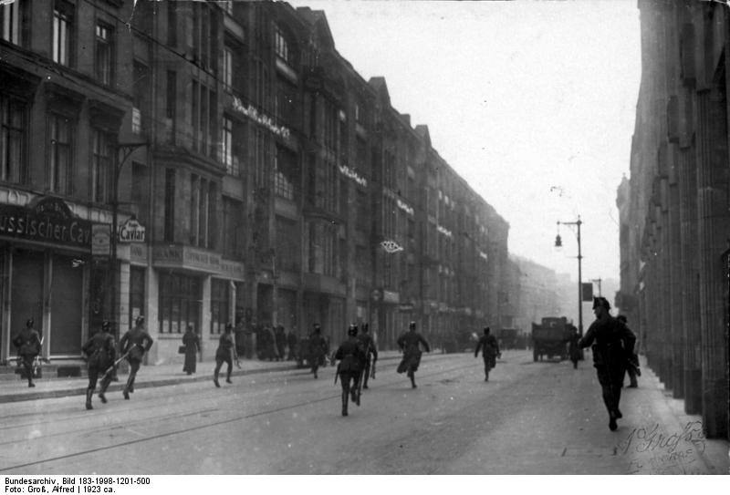 1920s Berlin: 50+ Historical Photos Showing Everyday Life In Berlin After World War I WWI