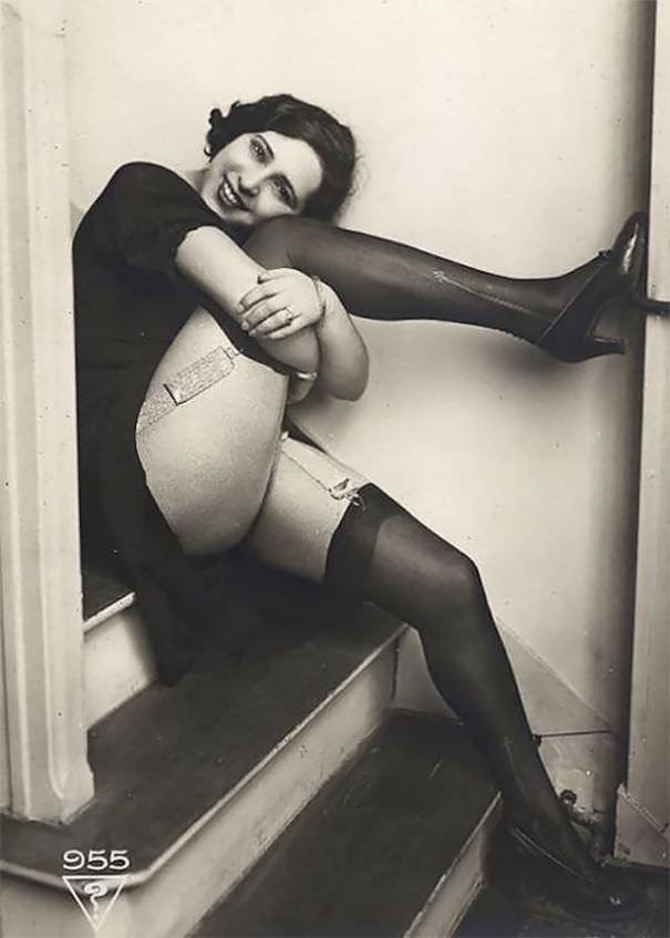 Vintage Sensual Maids: 50+ Provocative Photos Of Naughty Flappers From The 1920s Fashion &; Culture