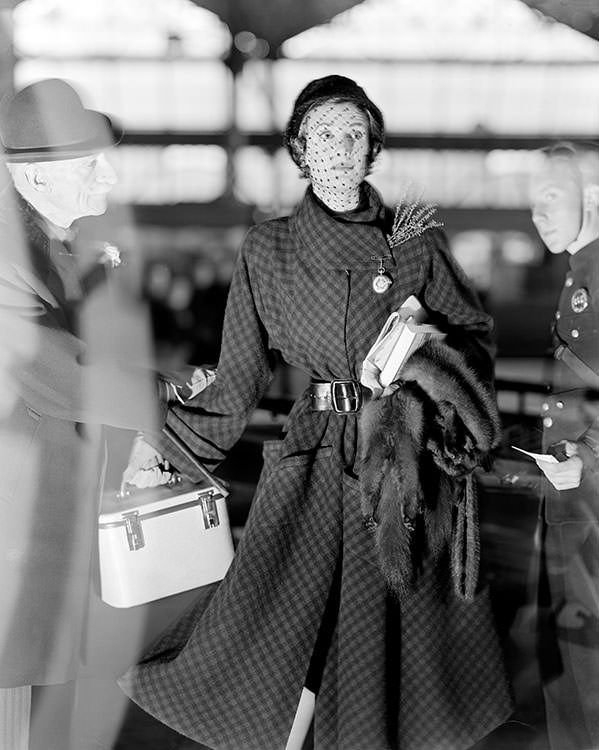 #38 Wenda Parkinson photographed for Vogue in 1950